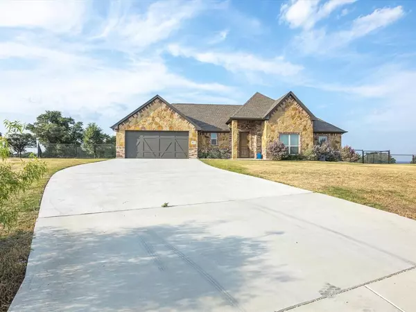 3015 Louie Lane, Springtown, TX 76082