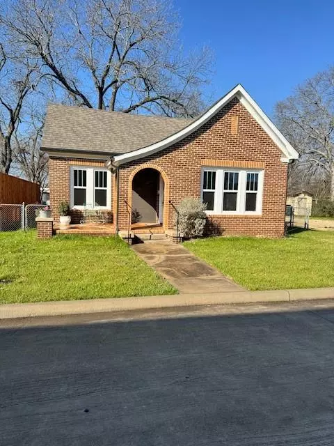 Gainesville, TX 76240,333 N Red River Street