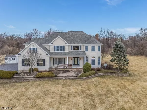 5 General Morgan Ln, Lebanon Twp., NJ 08826