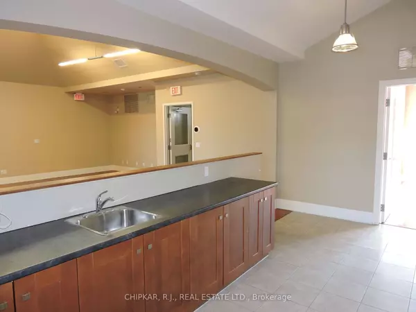 Oakville, ON L6J 7W5,1400 Cornwall RD #8