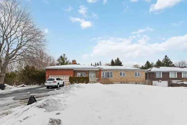 3289 Greenbank RD #A, Barrhaven, ON K2J 4J1