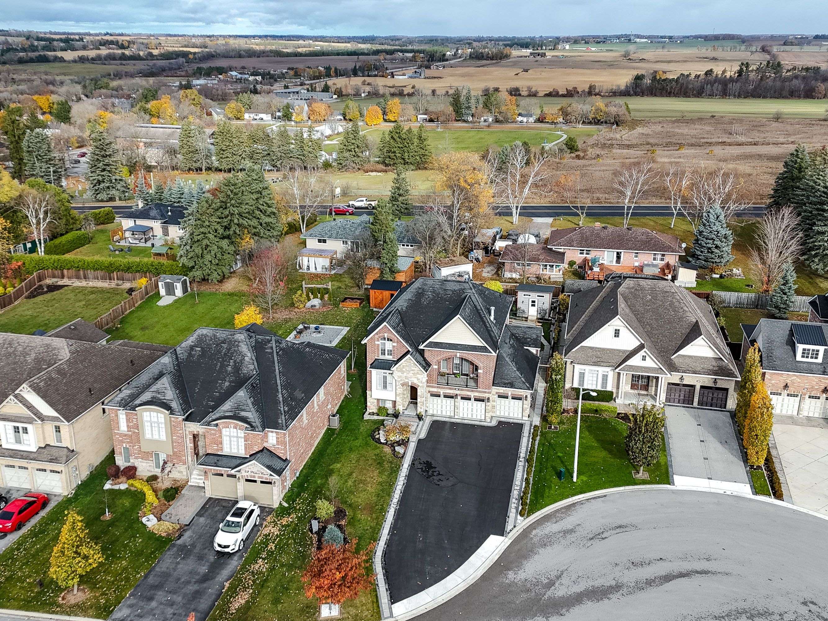 Innisfil, ON L0L 1L0,44 Philson CT
