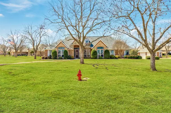 6420 Colonial Drive, Granbury, TX 76049