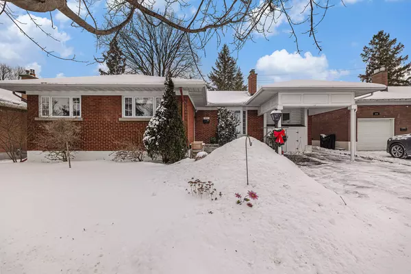 668 Chapman BLVD, Elmvale Acres And Area, ON K1G 1T6