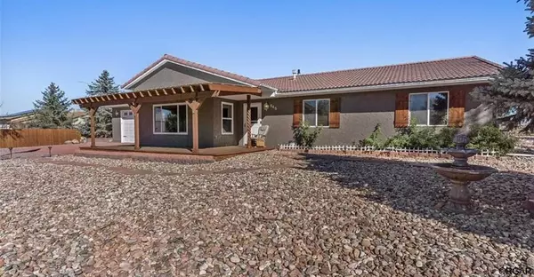 545 6th  ST, Penrose, CO 81240