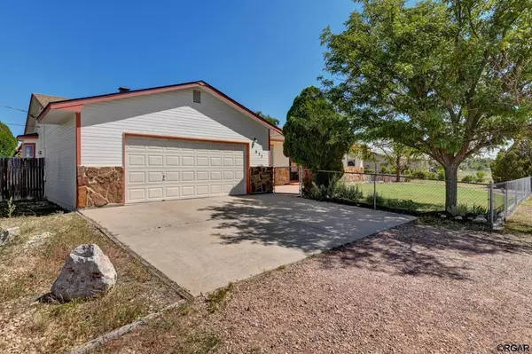 835 9th  ST, Penrose, CO 81240