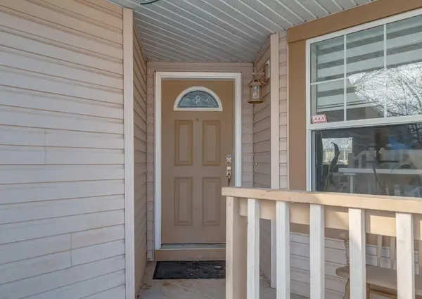 135 Riverview CIR SE, Calgary, AB T2C 4K1