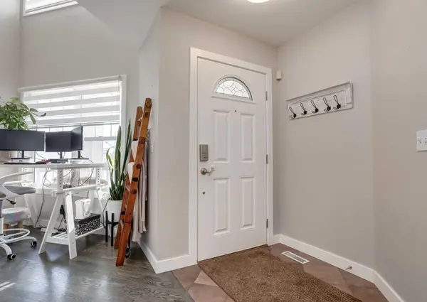 135 Riverview CIR SE, Calgary, AB T2C 4K1