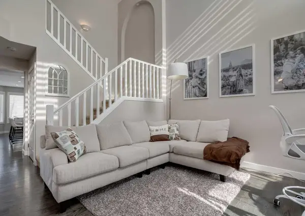 135 Riverview CIR SE, Calgary, AB T2C 4K1