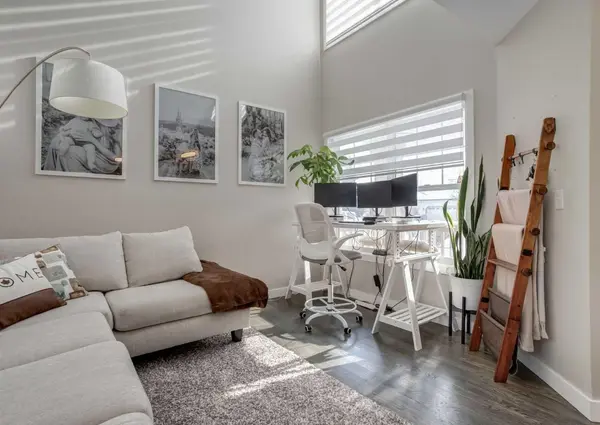 135 Riverview CIR SE, Calgary, AB T2C 4K1