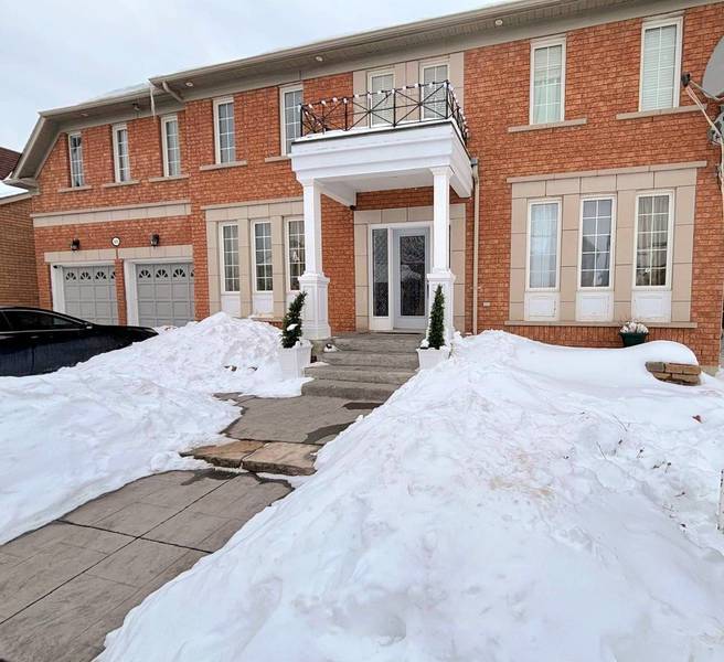 69 Westacott CRES, Ajax, ON L1T 4H8