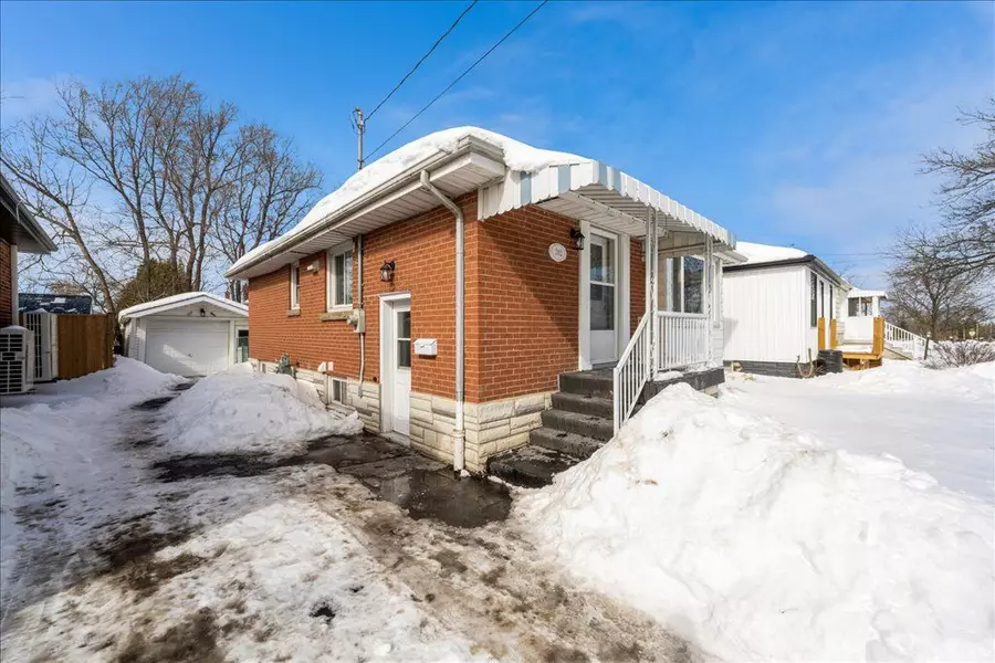 392 East 43rd ST, Hamilton, ON L8T 3E3