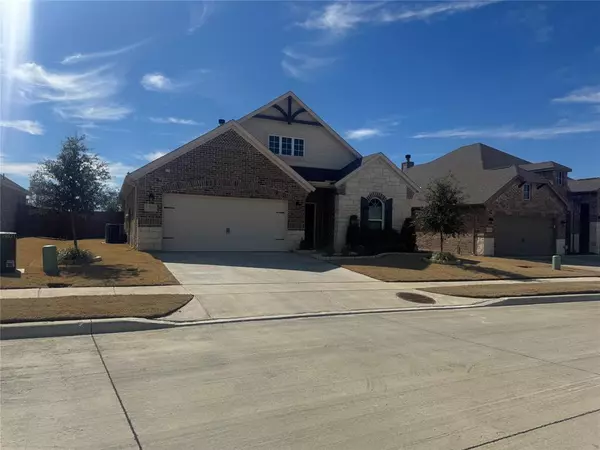 1704 Sleepering Court, Weatherford, TX 76087