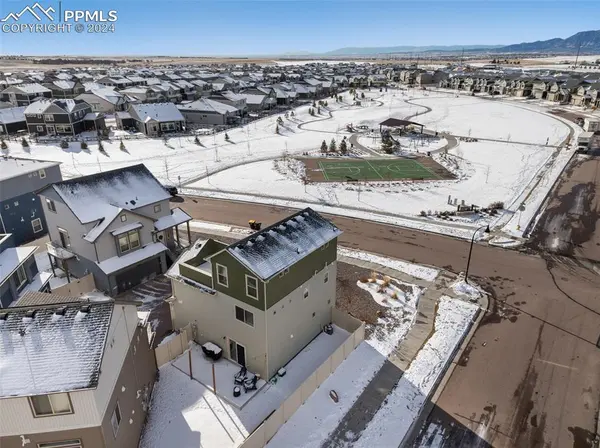 6008 Ashmore LN, Colorado Springs, CO 80927