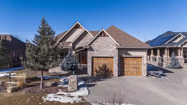 17 Cimarron Estates Link, Okotoks, AB T1S0C6