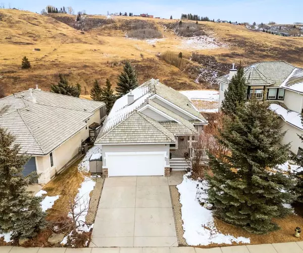 85 Gleneagles TER, Cochrane, AB T4C 1W5