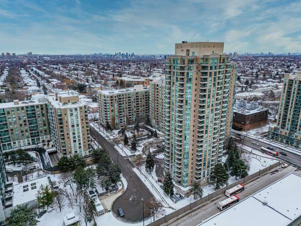 1 Pemberton AVE #702, Toronto C14, ON M2M 4L9