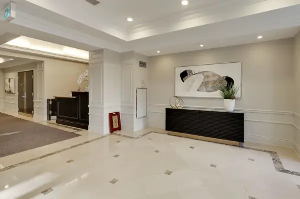 55 Delisle AVE #605, Toronto C02, ON M4V 3C2