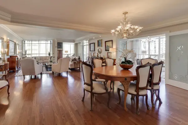 55 Delisle AVE #605, Toronto C02, ON M4V 3C2