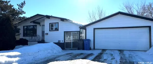 11310 15th AVENUE, North Battleford, SK S9A 3E5