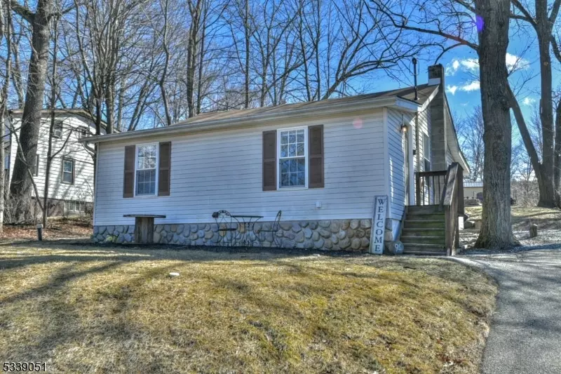 94 Upper Greenwood Lake Rd, West Milford Twp., NJ 07421