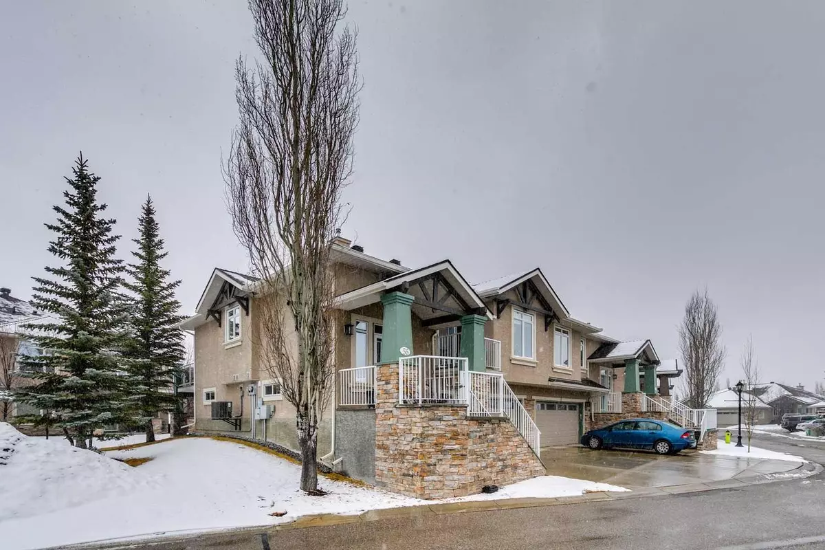 Calgary, AB T3H 5A7,56 Discovery Woods Villas SW