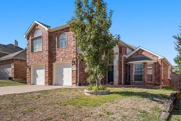 5005 Sailwind Drive, Fort Worth, TX 76135