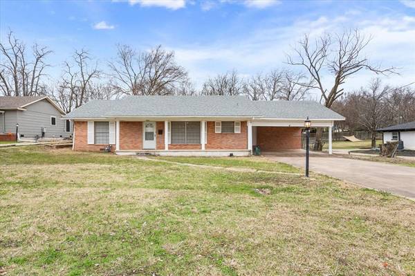 1016 E Franklin Street, Hillsboro, TX 76645