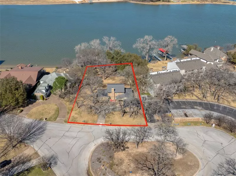 400 Driftwood Court, Azle, TX 76020