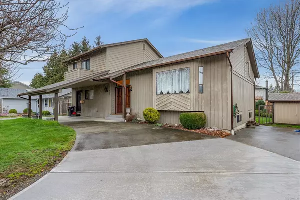 640 Torrence Rd, Comox, BC V9M 3H7