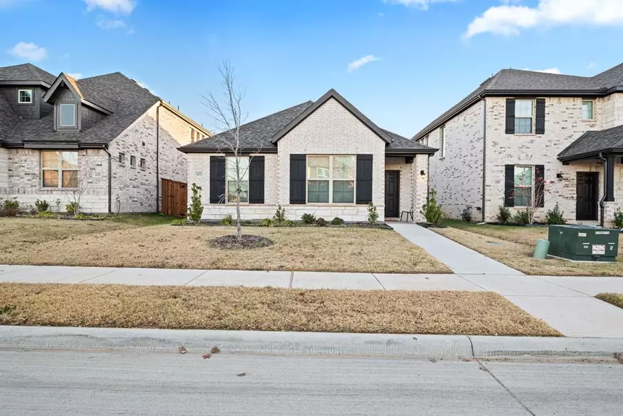 16924 Post Cedar Drive, Justin, TX 76247