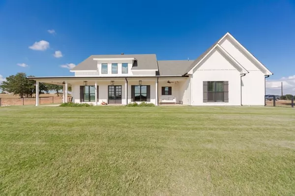 469 Rolling Hills Boulevard, Alvord, TX 76225