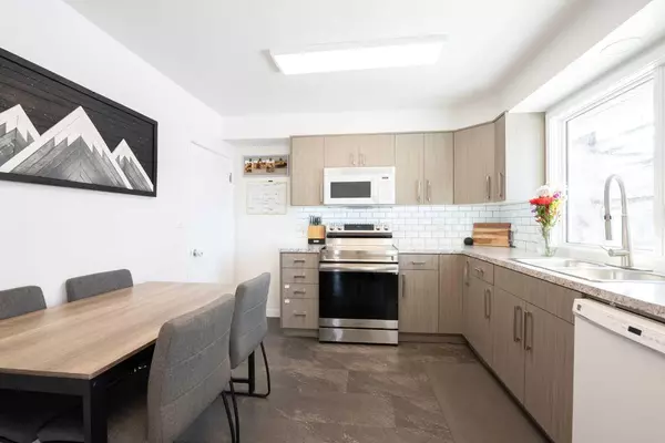 Lethbridge, AB T1H 0K1,1405 3a AVE N