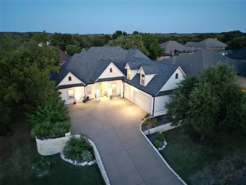 8528 Kingsley Circle, Granbury, TX 76049