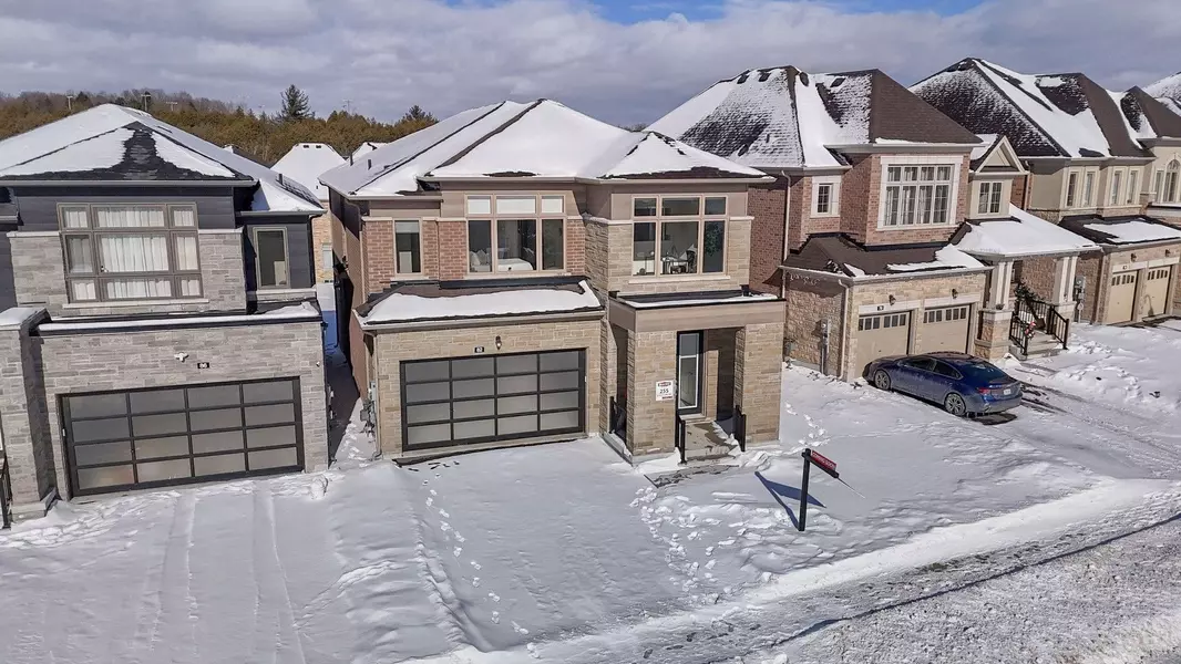 82 Kentledge AVE, East Gwillimbury, ON L9N 0V9