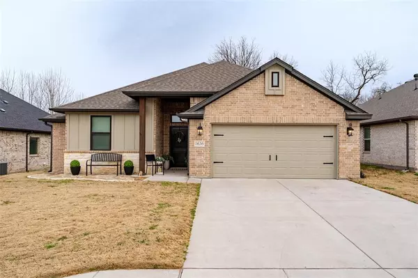 1636 Town Creek Circle, Weatherford, TX 76086