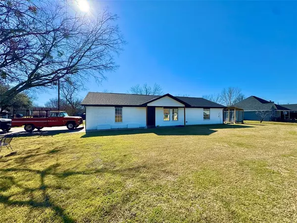 704 Shady Grove Court, Granbury, TX 76049