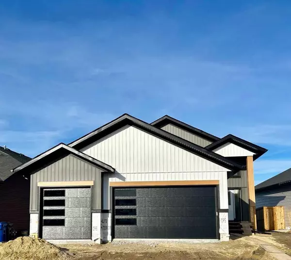 6 Aztec ST, Blackfalds, AB T4M 0M7