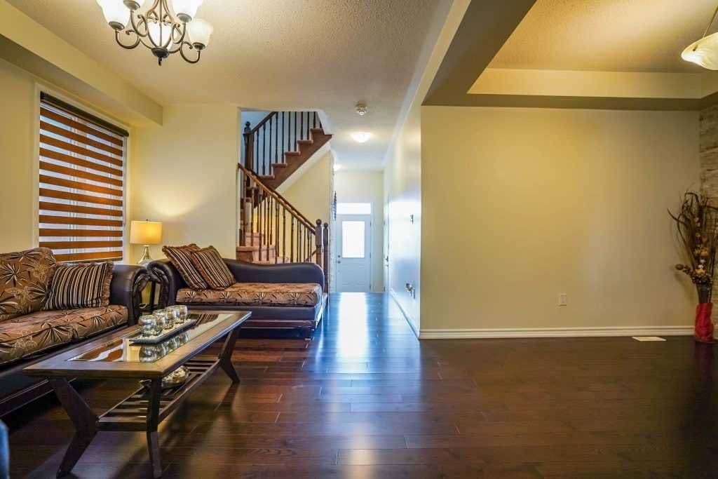 Brampton, ON L7A 0Z1,171 Buick BLVD