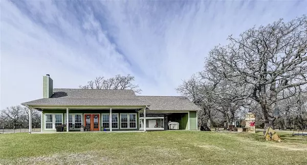 1751 FM 3043, Bowie, TX 76230