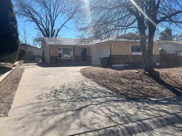 66 Louis Nelson Rd, Pueblo, CO 81001