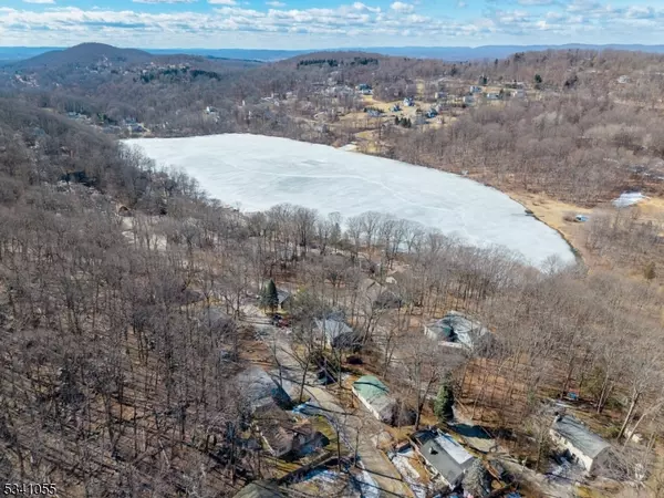 13 Cliffside Ter, Vernon Twp., NJ 07461