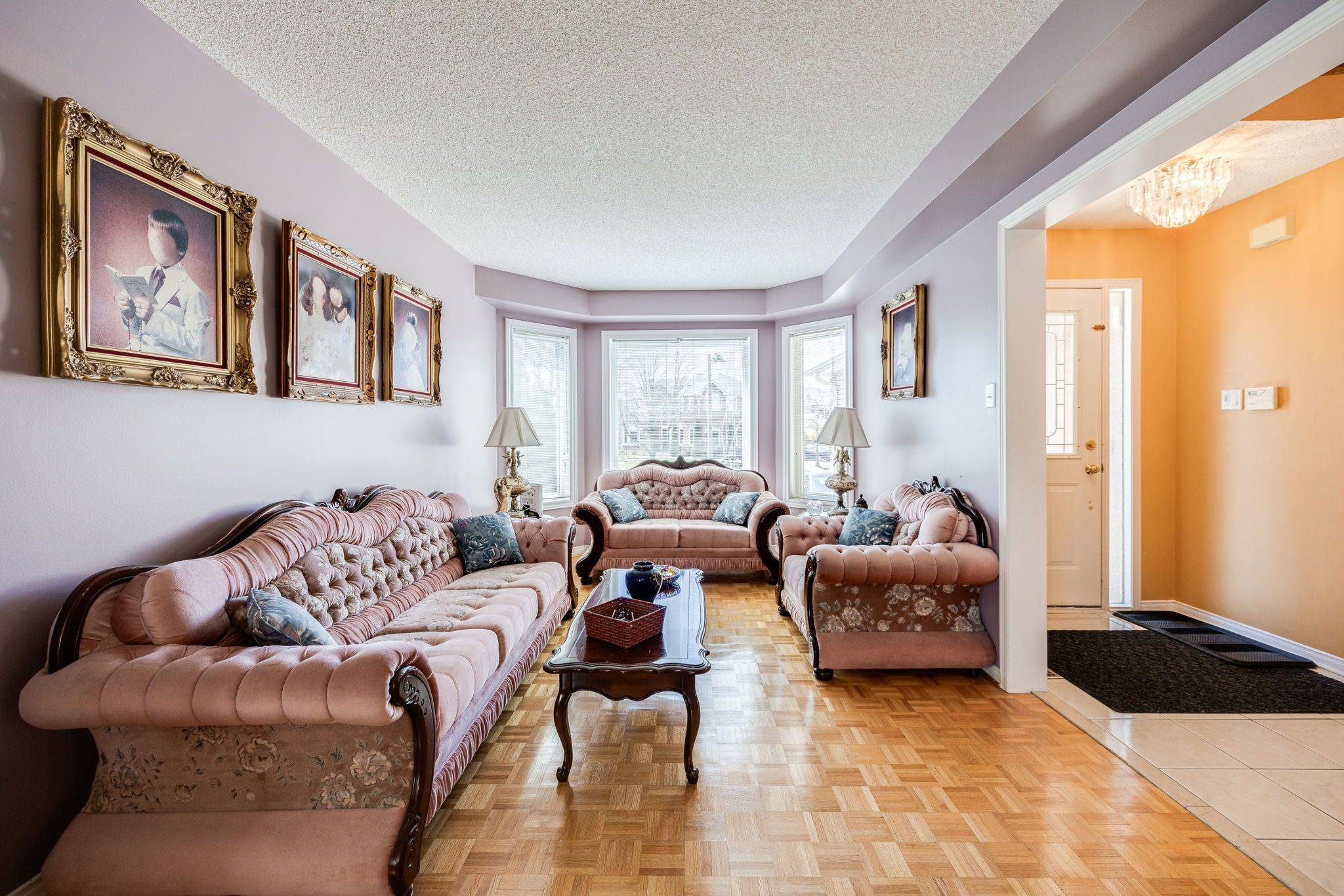 Pickering, ON L1V 6P9,249 Mossbrook SQ
