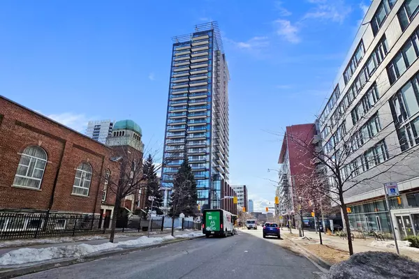 225 Sackville ST #908, Toronto C08, ON M5A 0B9