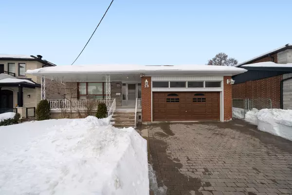 28 Madron CRES, Toronto W05, ON M3J 1J1