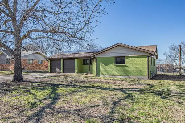 8844 Kate Street, White Settlement, TX 76108