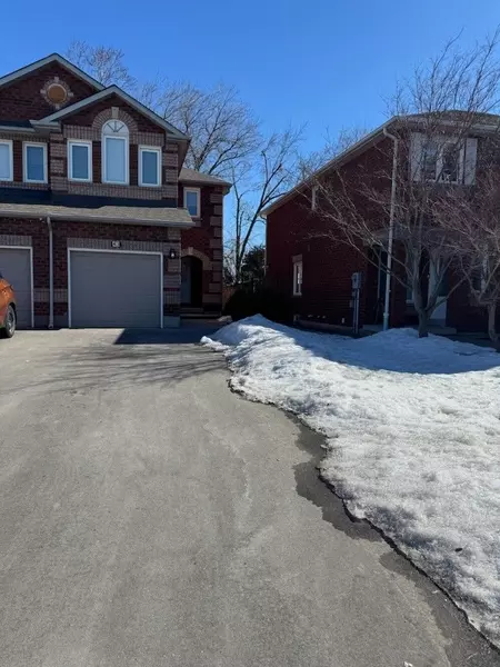 43 Parkfield CT #UPPER, Vaughan, ON L4L 9E5