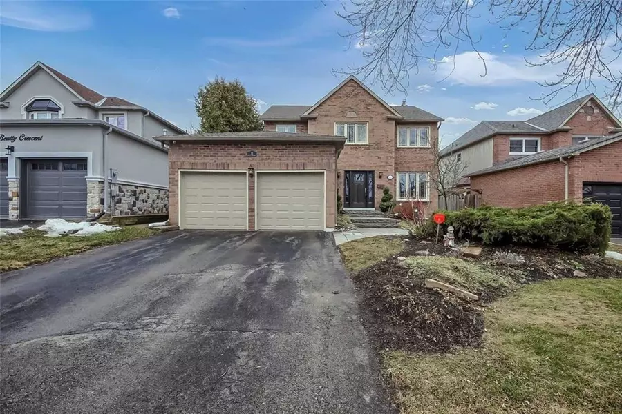 33 Beatty CRES, Aurora, ON L4G 5V3