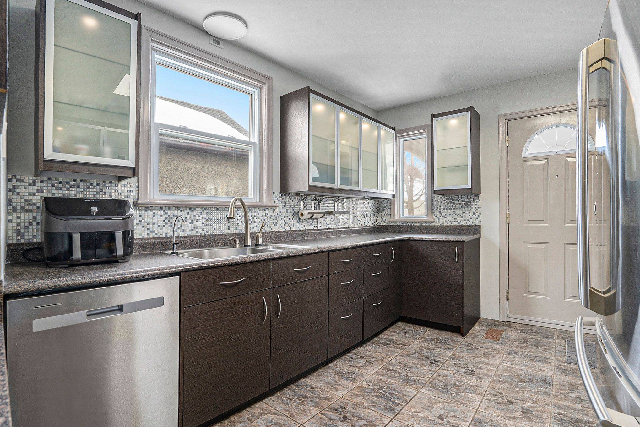 Vanier And Kingsview Park, ON K1L 6M5,194 Heritage Maple WAY