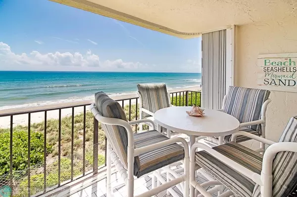 Jensen Beach, FL 34957,9490 S Ocean Dr  #415